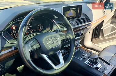 Внедорожник / Кроссовер Audi Q5 2018 в 