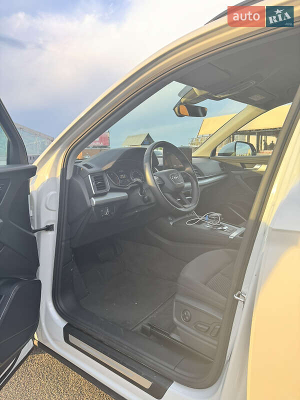 Позашляховик / Кросовер Audi Q5 2021 в Києві
