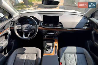 Внедорожник / Кроссовер Audi Q5 2021 в 
