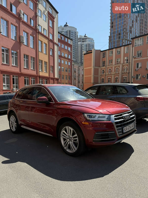 Внедорожник / Кроссовер Audi Q5 2017 в 