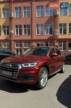Внедорожник / Кроссовер Audi Q5 2017 в 