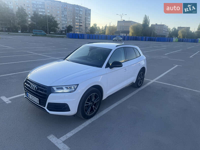 Внедорожник / Кроссовер Audi Q5 2019 в Каменец-Подольском