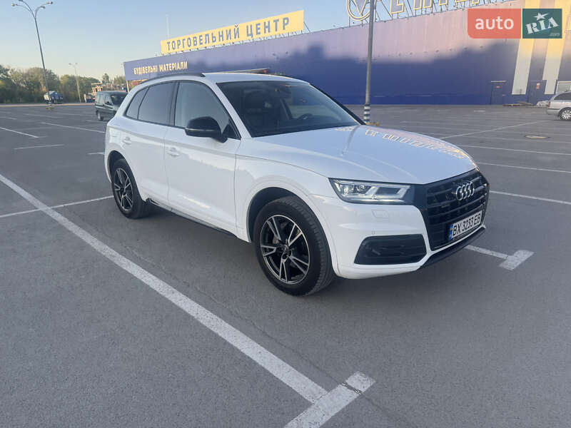 Внедорожник / Кроссовер Audi Q5 2019 в Каменец-Подольском