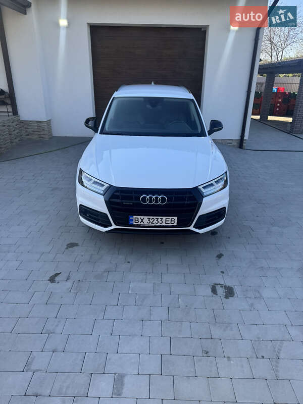 Внедорожник / Кроссовер Audi Q5 2019 в Каменец-Подольском