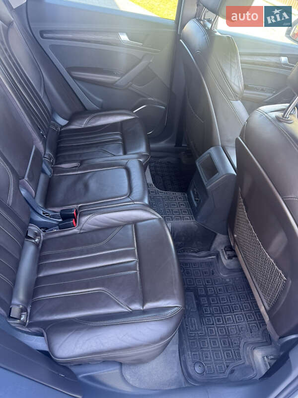 Внедорожник / Кроссовер Audi Q5 2019 в Каменец-Подольском