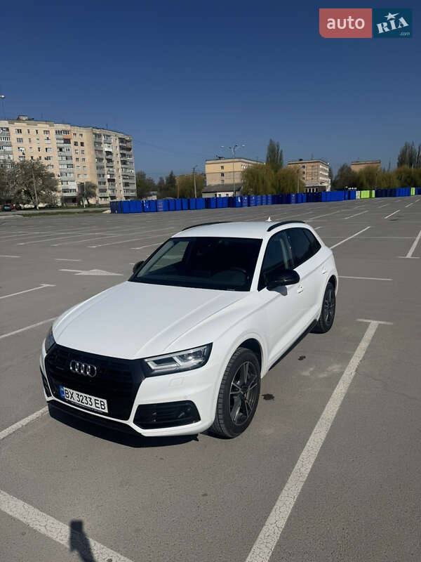 Внедорожник / Кроссовер Audi Q5 2019 в Каменец-Подольском
