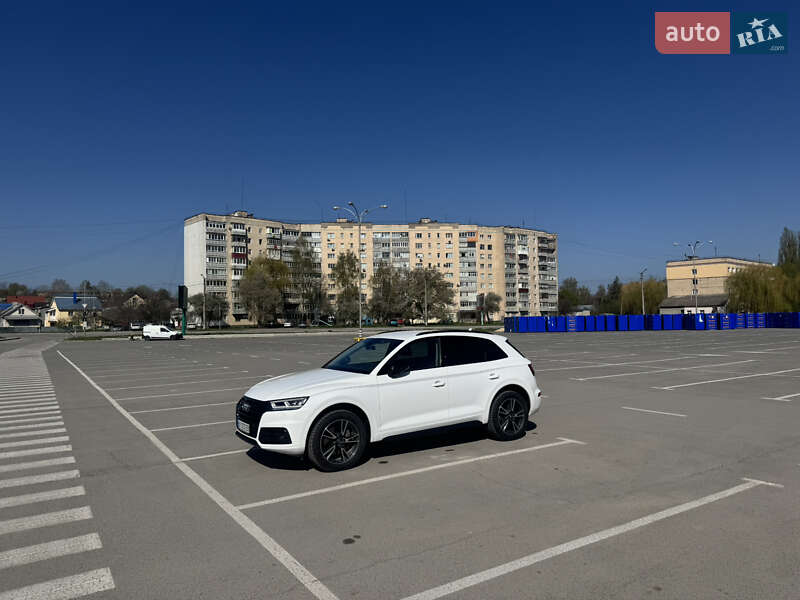 Внедорожник / Кроссовер Audi Q5 2019 в Каменец-Подольском