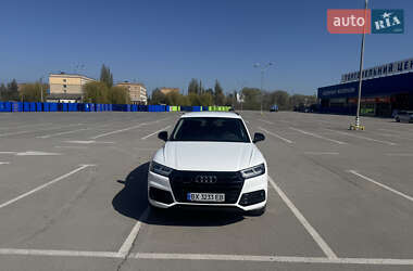 Позашляховик / Кросовер Audi Q5 2019 в 