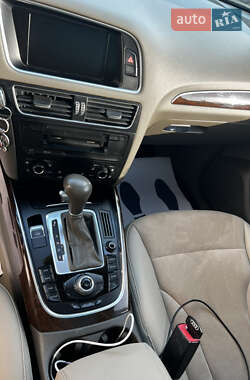 Внедорожник / Кроссовер Audi Q5 2012 в 