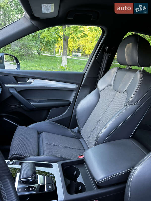 Внедорожник / Кроссовер Audi Q5 2022 в Тернополе