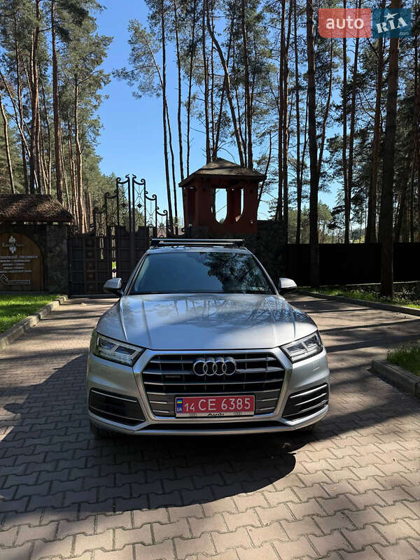 Позашляховик / Кросовер Audi Q5 2018 в Новояворівську