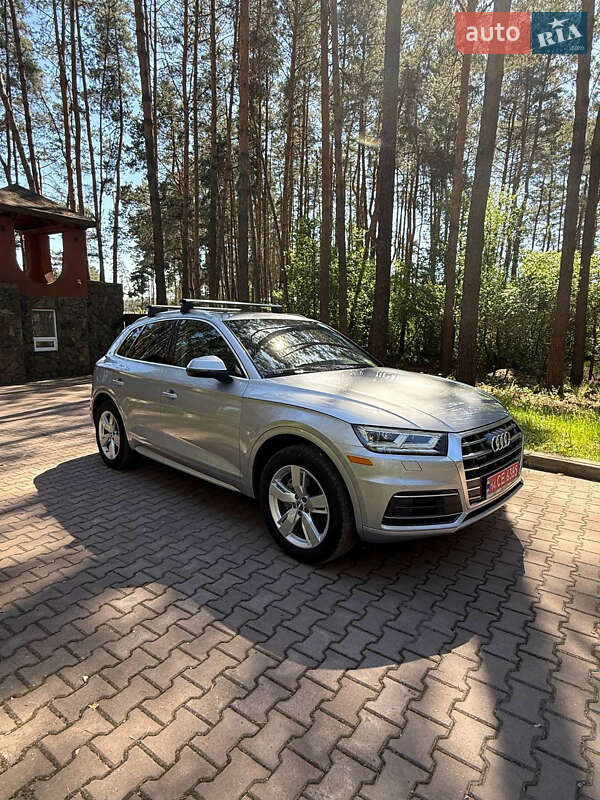 Позашляховик / Кросовер Audi Q5 2018 в Новояворівську