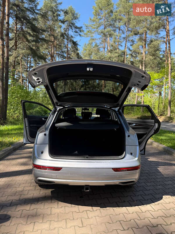 Позашляховик / Кросовер Audi Q5 2018 в Новояворівську