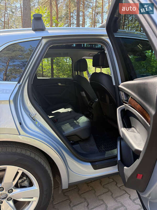 Позашляховик / Кросовер Audi Q5 2018 в Новояворівську