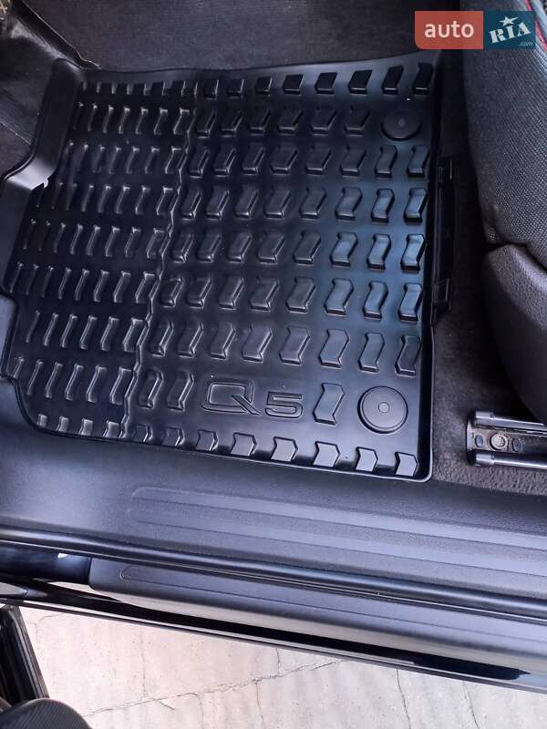 Внедорожник / Кроссовер Audi Q5 2010 в Тернополе