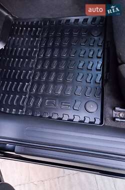Внедорожник / Кроссовер Audi Q5 2010 в 