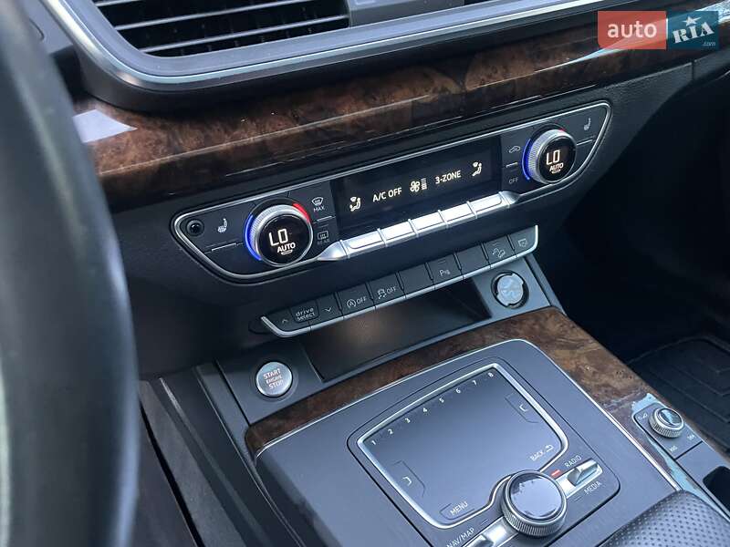 Позашляховик / Кросовер Audi Q5 2018 в Луцьку