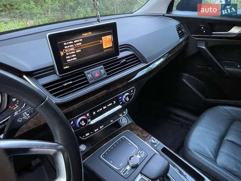 Позашляховик / Кросовер Audi Q5 2018 в Луцьку