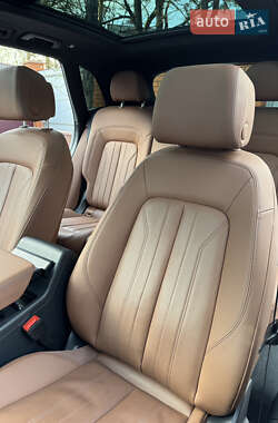 Внедорожник / Кроссовер Audi Q5 2022 в 