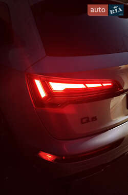 Внедорожник / Кроссовер Audi Q5 2022 в 