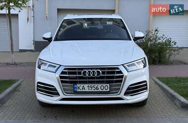 Внедорожник / Кроссовер Audi Q5 2017 в 