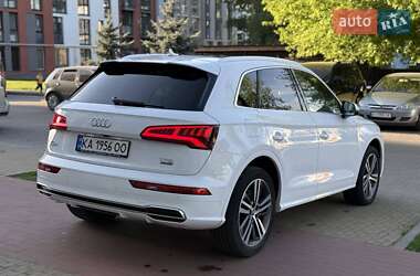 Внедорожник / Кроссовер Audi Q5 2017 в 