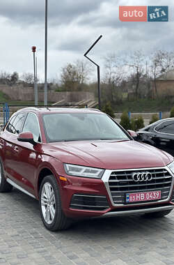 Внедорожник / Кроссовер Audi Q5 2018 в 