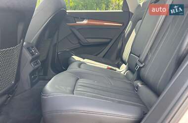 Позашляховик / Кросовер Audi Q5 2022 в 