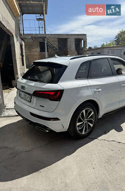 Позашляховик / Кросовер Audi Q5 2022 в 