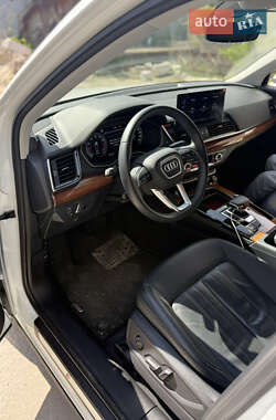 Позашляховик / Кросовер Audi Q5 2022 в 