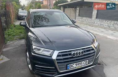 Внедорожник / Кроссовер Audi Q5 2017 в 