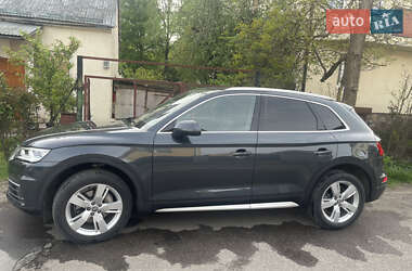 Внедорожник / Кроссовер Audi Q5 2017 в 