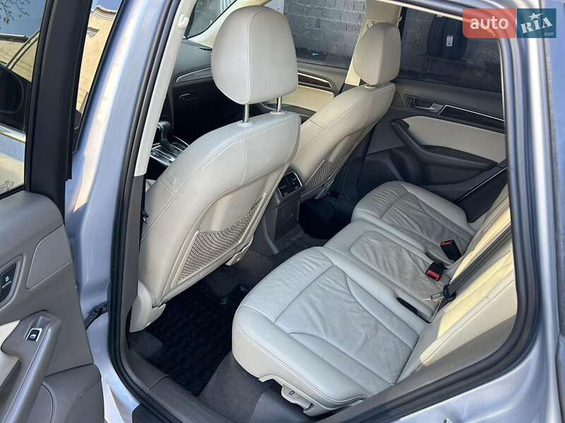 Позашляховик / Кросовер Audi Q5 2015 в Львові