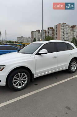 Внедорожник / Кроссовер Audi Q5 2015 в 