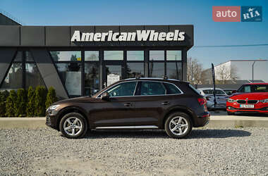 Внедорожник / Кроссовер Audi Q5 2017 в 