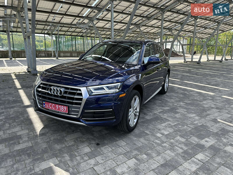 Внедорожник / Кроссовер Audi Q5 2018 в 