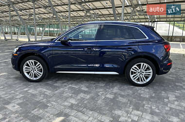 Внедорожник / Кроссовер Audi Q5 2018 в 