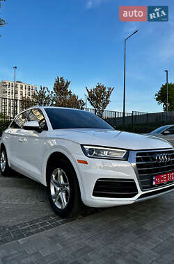 Внедорожник / Кроссовер Audi Q5 2018 в 