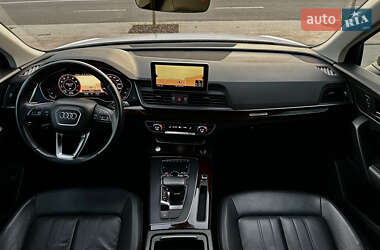 Внедорожник / Кроссовер Audi Q5 2018 в 