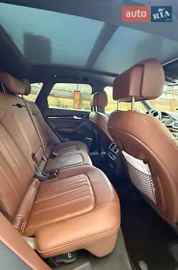 Внедорожник / Кроссовер Audi Q5 2017 в 