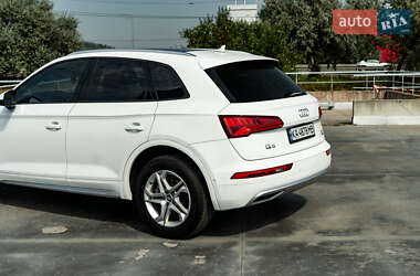 Внедорожник / Кроссовер Audi Q5 2018 в 