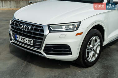 Внедорожник / Кроссовер Audi Q5 2018 в 