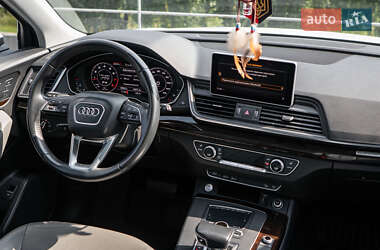 Внедорожник / Кроссовер Audi Q5 2018 в 