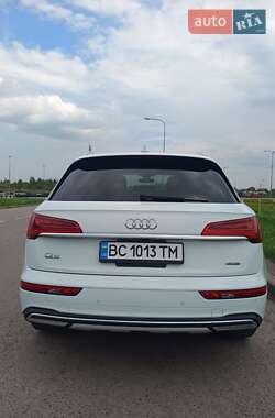 Позашляховик / Кросовер Audi Q5 2020 в 