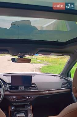 Позашляховик / Кросовер Audi Q5 2020 в 