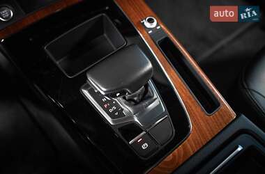 Внедорожник / Кроссовер Audi Q5 2021 в 