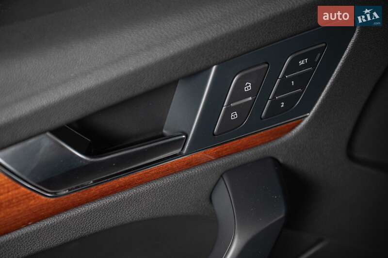 Внедорожник / Кроссовер Audi Q5 2021 в Одессе