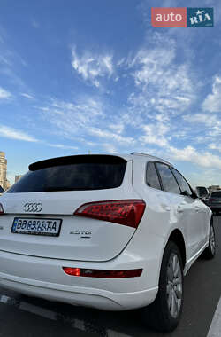 Внедорожник / Кроссовер Audi Q5 2012 в 