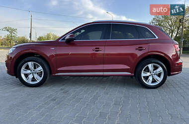Позашляховик / Кросовер Audi Q5 2018 в 