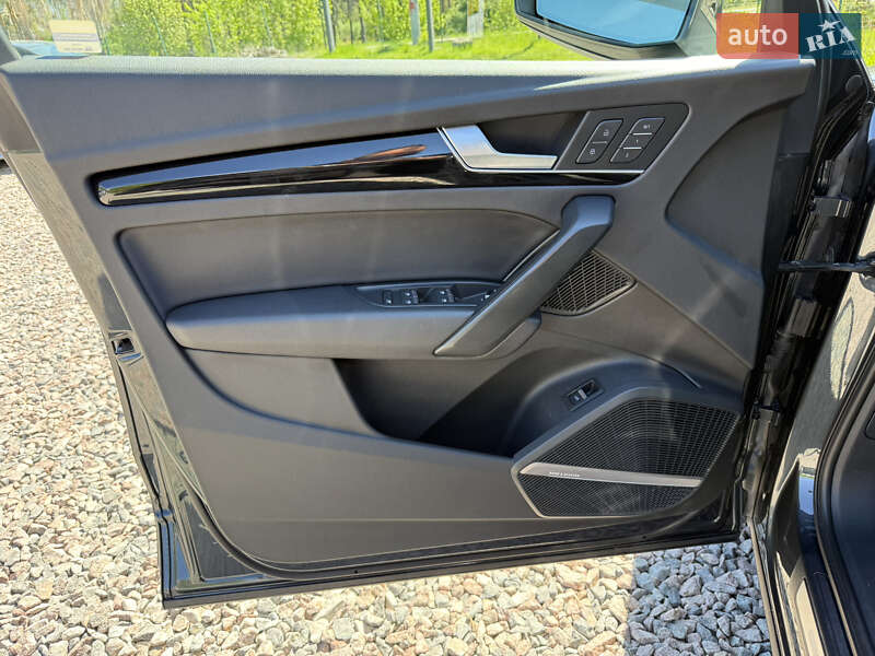 Внедорожник / Кроссовер Audi Q5 2017 в Киеве